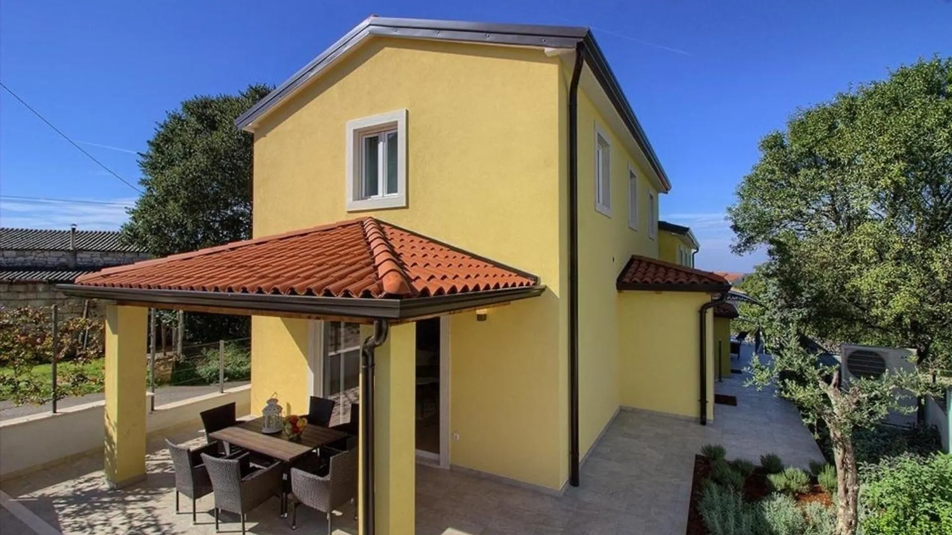 Ferienhaus Mit Privatpool Fuer 8 Personen Ca 120 Qm In Mugeba, Istrien Istrische Riviera Holiday home